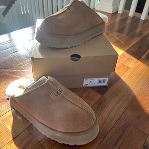 UGG NWT Discoquette Slide Slippers- Chestnut